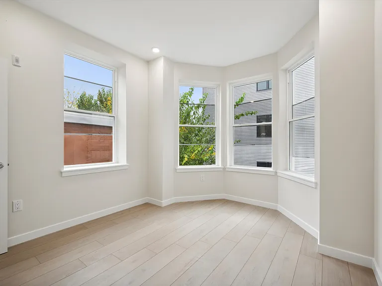 2614 W Girard Ave #C — Photo 4