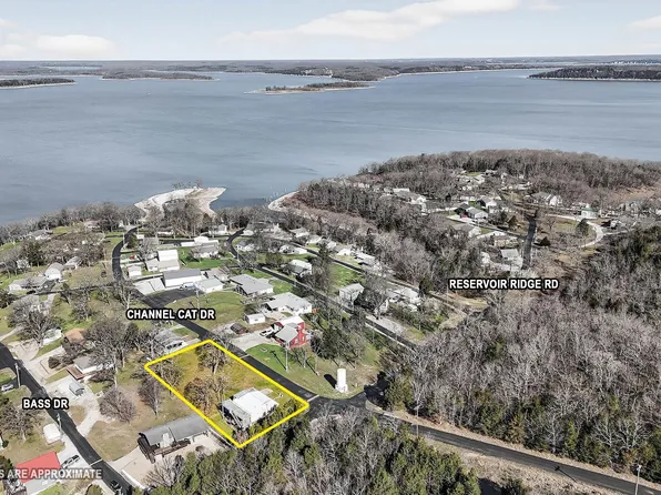 16624 Channel Cat Dr, Warsaw, MO 65355