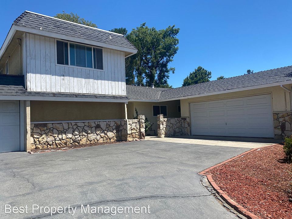 1st image of 802 Palomino Dr APT B