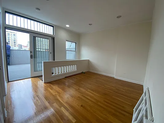 Rented by One New York Realty Inc | media 16