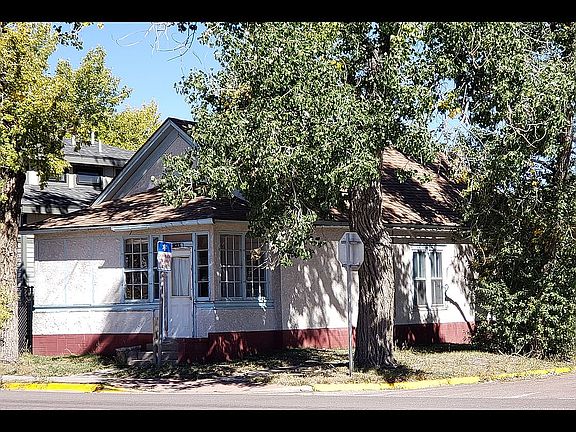 Main House: 821 S 3rd St