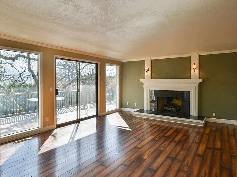 1043 Tamara Cir — Photo 4