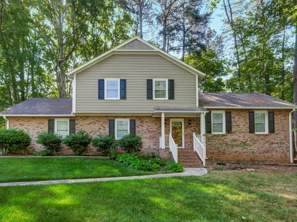 1419 Brunson Ct, Cary, NC 27511
