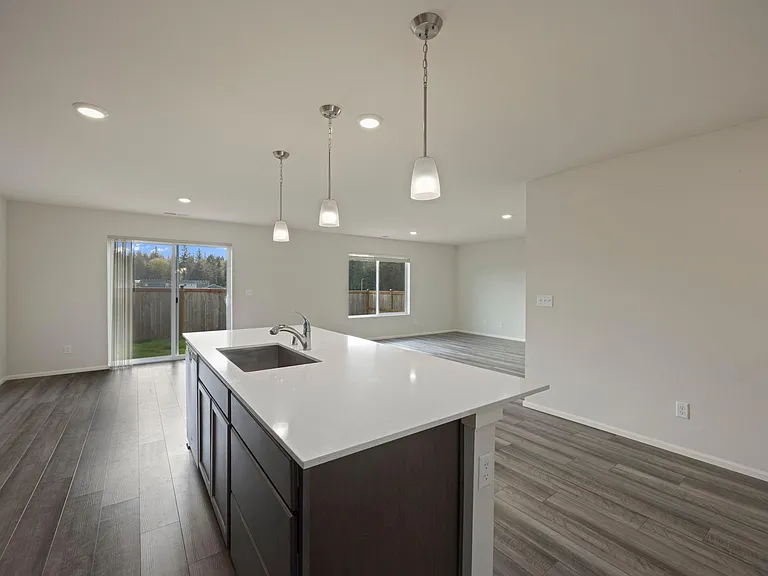 9214 Candytuft Dr SE — Photo 8