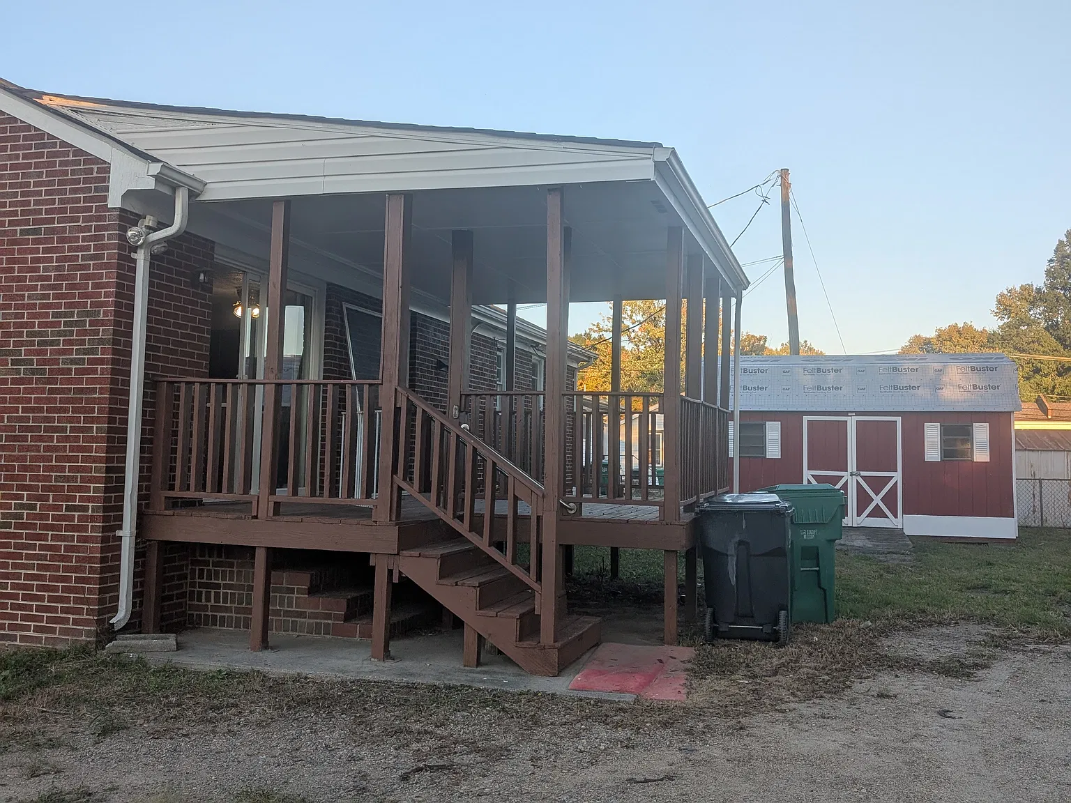 3 bed, 1.5 bath, 1189 sqft, $2,000 — Photo 3