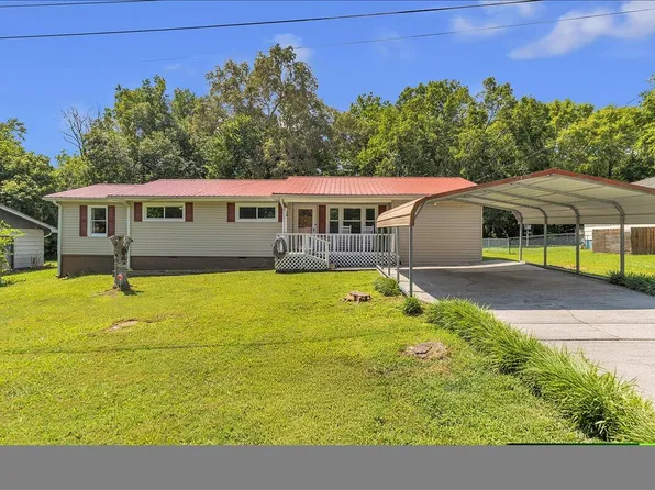 414 Regal Dr, Tunnel Hill, GA 30755