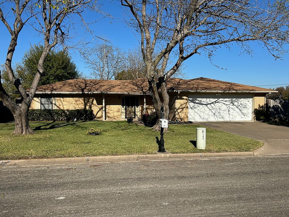 1st image of 104 Willowcrest St