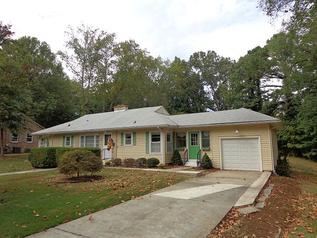1st image of 410 Whitehall Cres