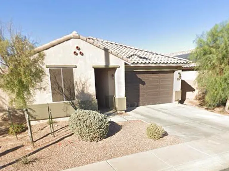 24740 W Jessica Ln — Photo 2