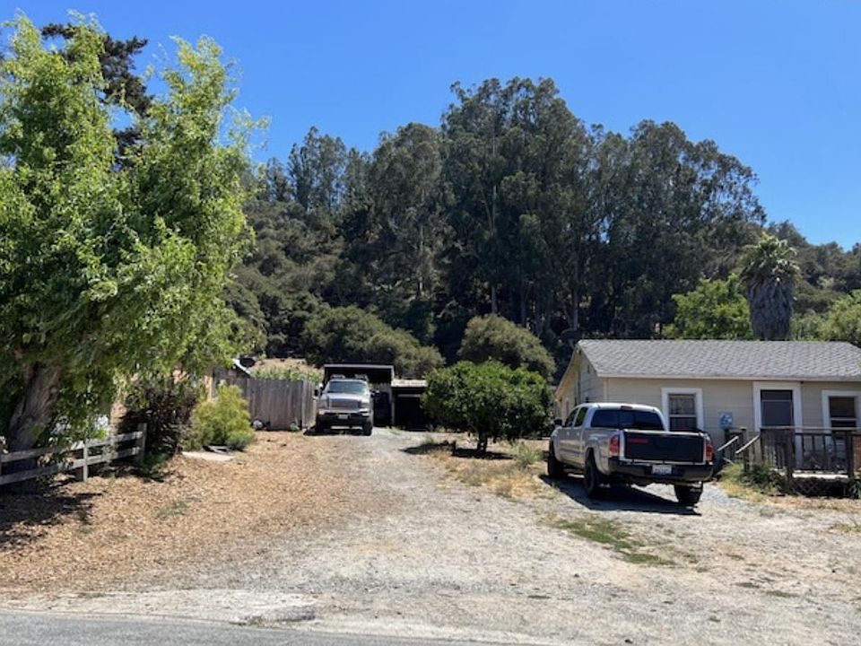 2nd image of 35 Live Oak Rd