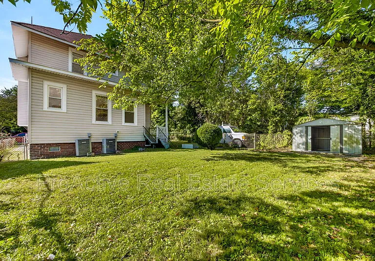 1008 Grayson St — Photo 20