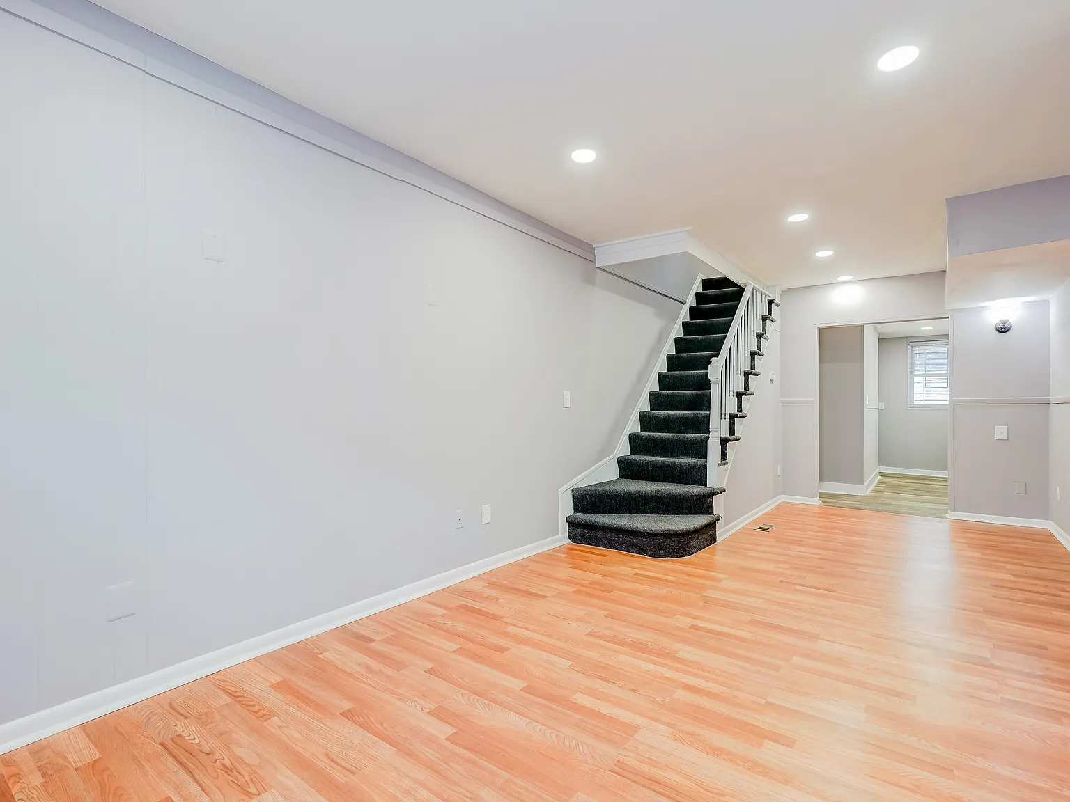 3 bed, 960 sqft, $1,650 — Photo 4