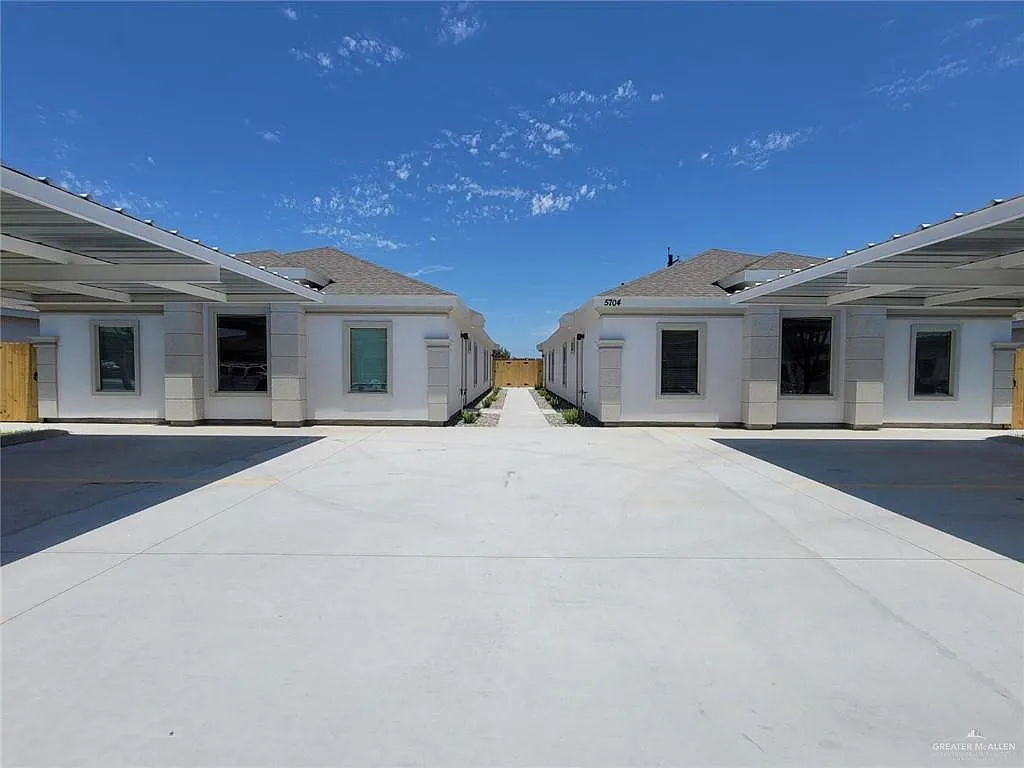 3 bed, 2.0 bath, 1090 sqft, $1,150 — Photo 2