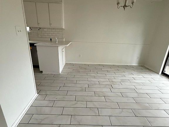 3rd image of 6284 Kirsten Dr