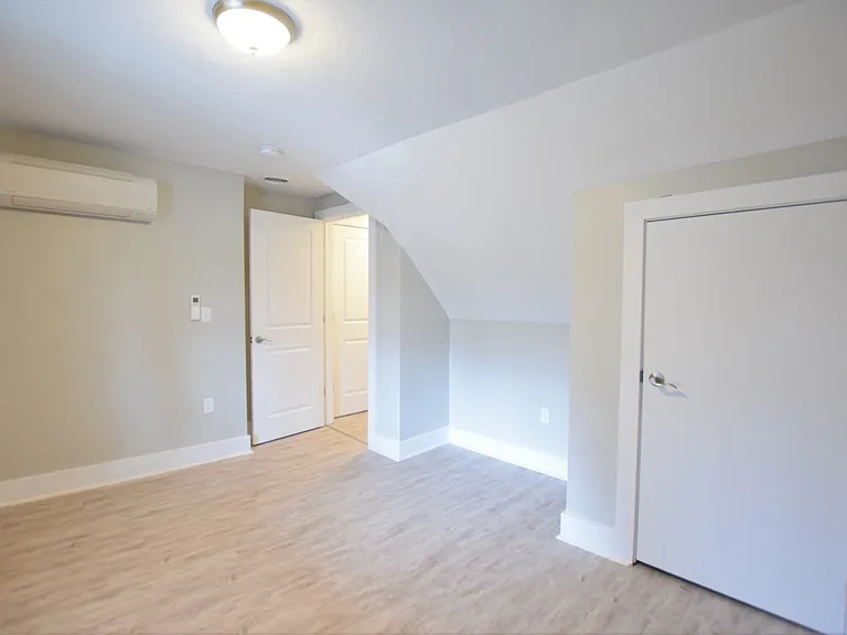 1002 N Aurora St — Photo 73