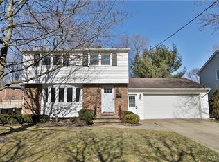 32 Sherburn Dr, Hamburg, NY 14075
