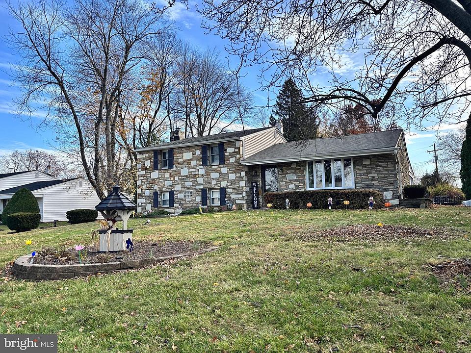 1st image of 273 Holly Knoll Dr