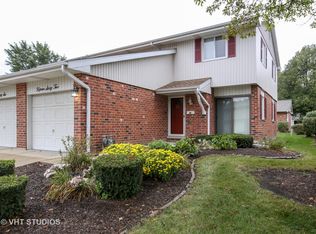1562 Coloma Ct S, Wheaton, IL 60189