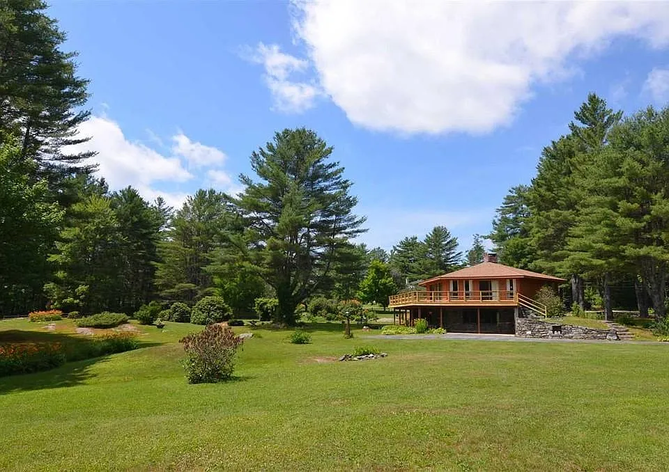 590 Center Rd