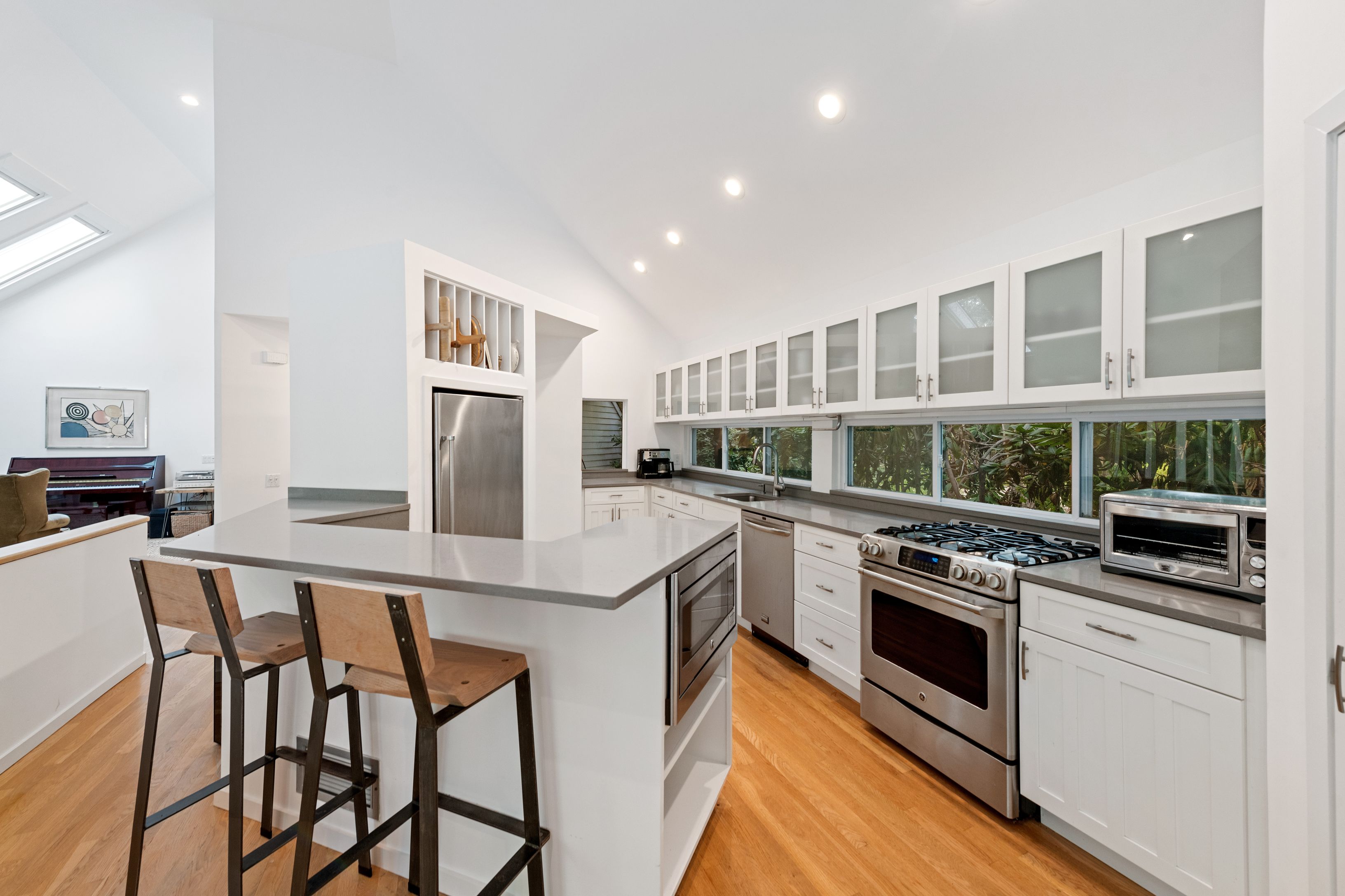 29 South Breeze Dr, Wainscott, NY 11937 Out East