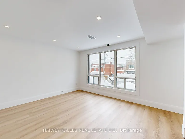 1252 Davenport Rd #1 — Photo 3