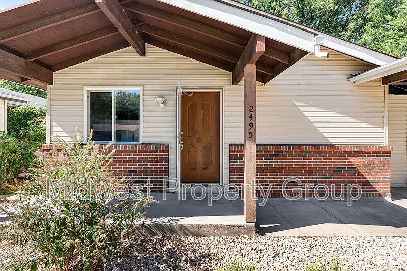 1st image of 2495 Lindsay Ln