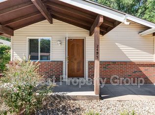 2495 Lindsay Ln, Florissant, MO