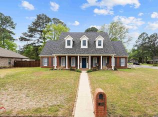 1100 Lincoln Dr, Longview, TX 75604