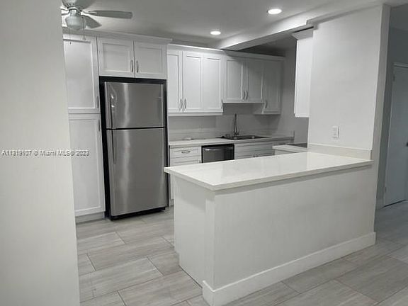 3rd image of 7300 Byron Ave APT 11