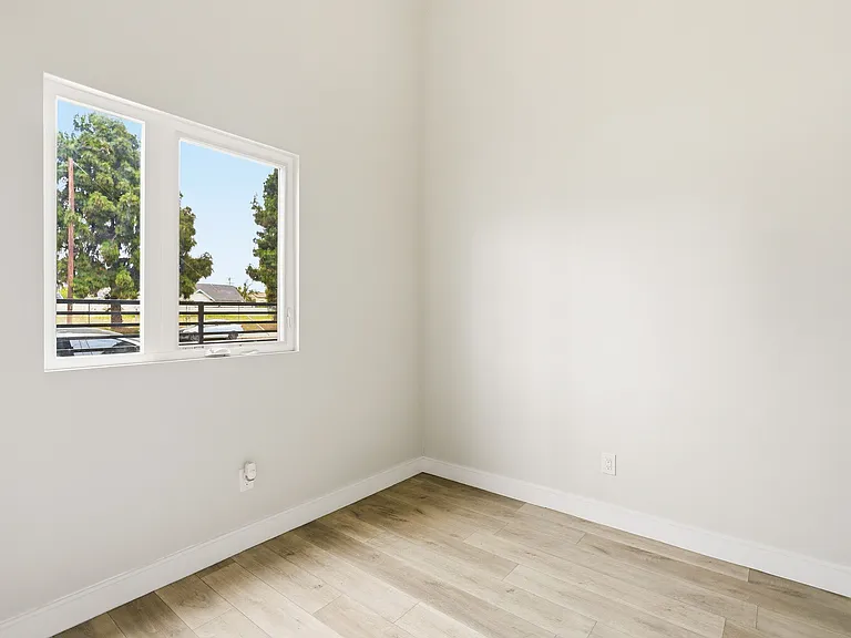 5257 Figueroa St — Photo 32
