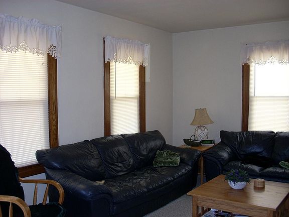 5th image of 160 Fairfield Ave
