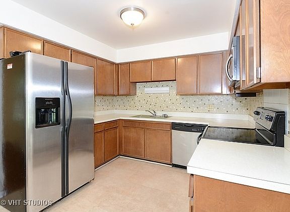 4th image of 17537 Willow Ave
