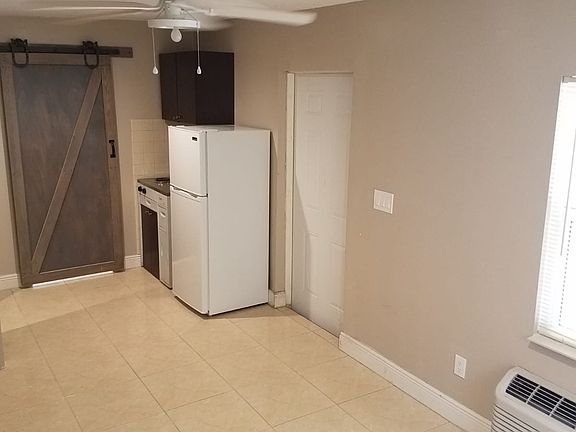 5th image of 6424 Plunkett St
