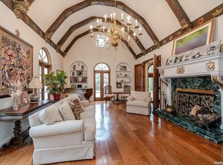 15 Bayview Ave, Great Neck, NY 11021