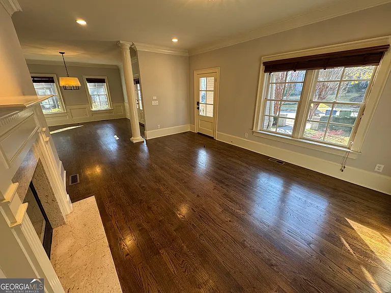 1092 McLynn Ave NE — Photo 7