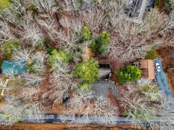 22 Tomahawk Rd, Lake Ariel, PA 18436