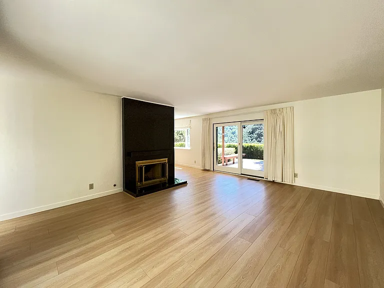 2286 Hastings Dr — Photo 12