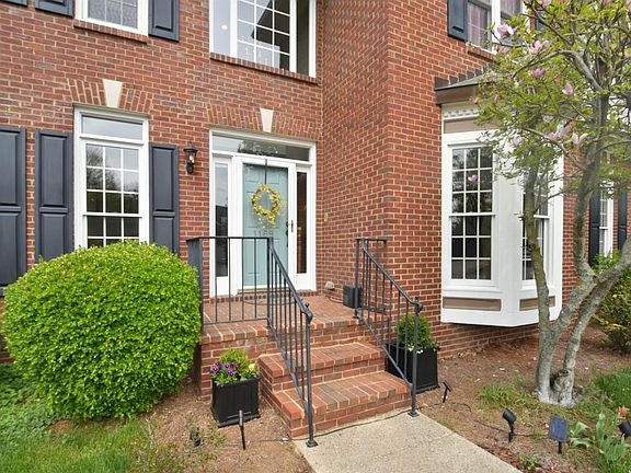 2nd image of 1169 Chetford Dr