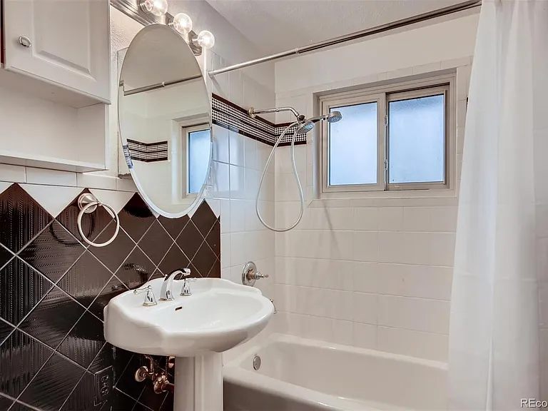 6054 Allison St — Photo 12