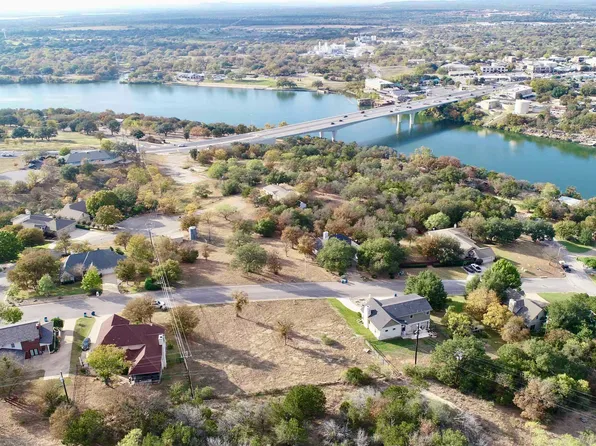 107 Gateway Parkway, Marble Falls, TX 78654
