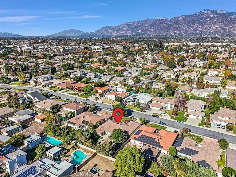 452 W Winnie Way — Photo 38