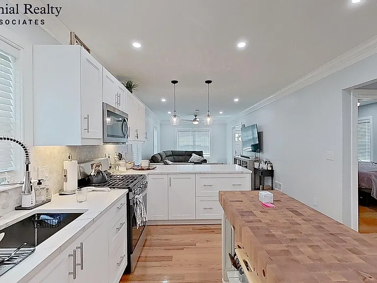 28 Woodrow Ave #2 — Photo 2