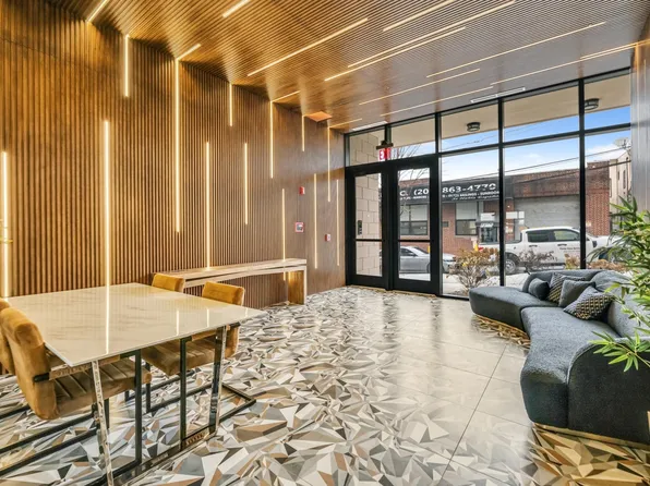 649 38th Street image 4 of 29