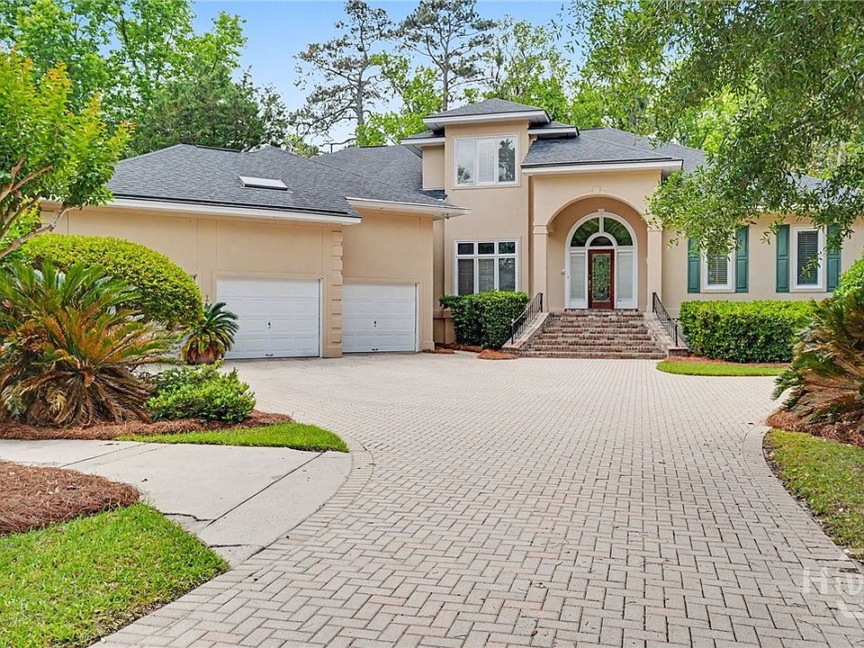 1st image of 7 Oak Glade Court
