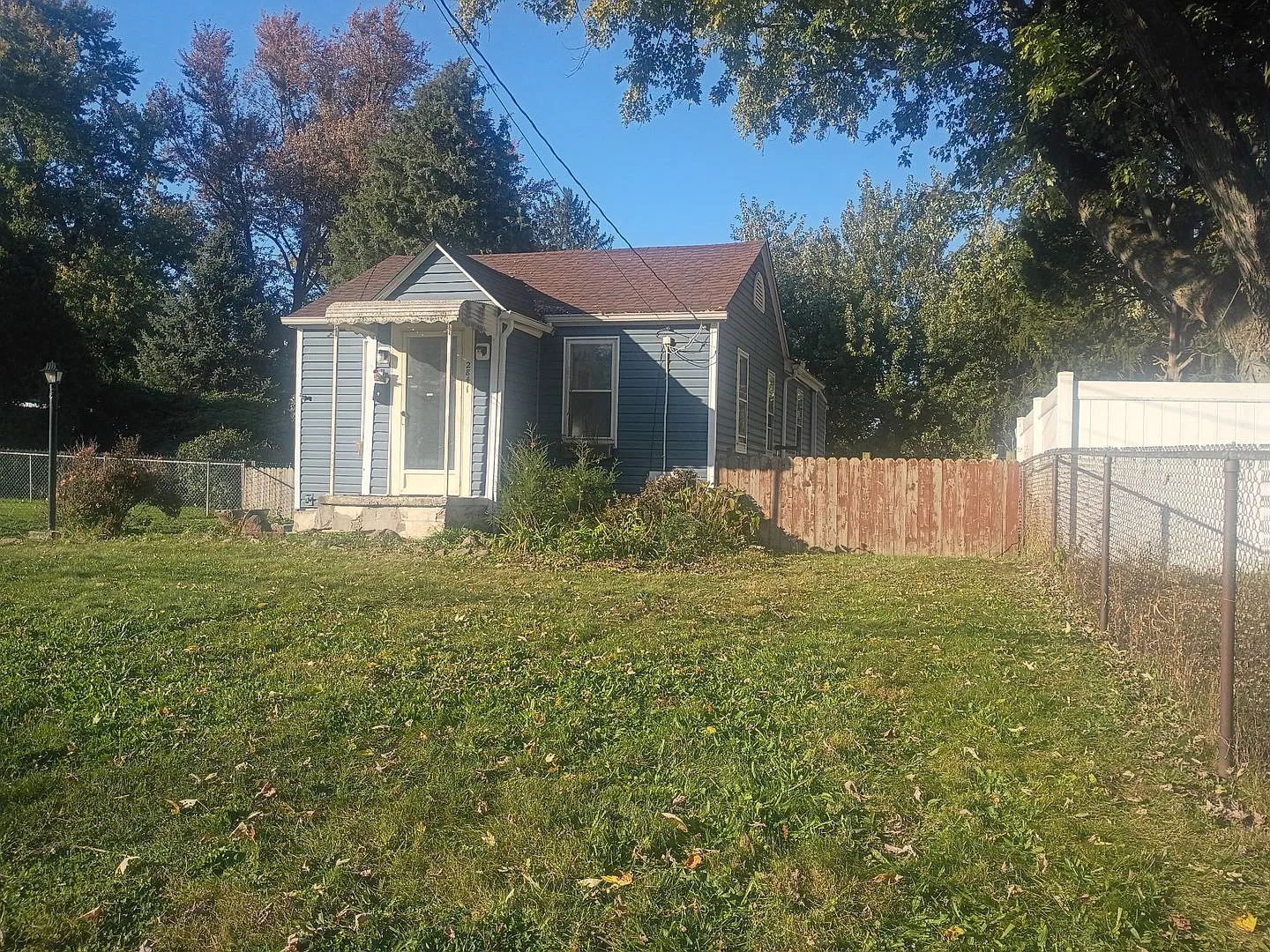 Cozy Single Family 2 bedroom home in Akron! — Photo 2