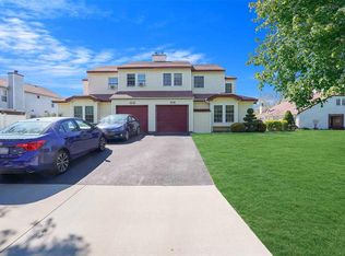 114 Strathmore Court Dr, Coram, NY 11727