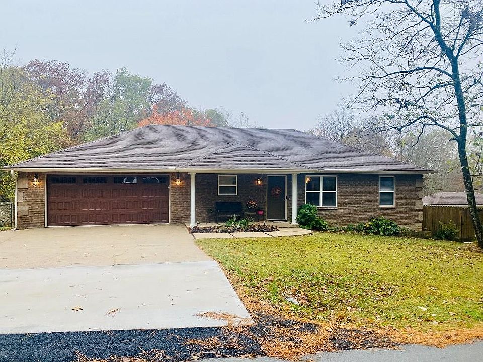 1st image of 29 Sandridge Dr