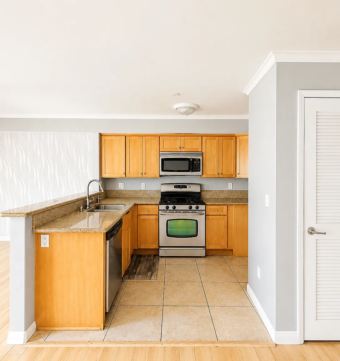 Spacious 2 Bedroom Apartment in Central Valley Location — Photo 3