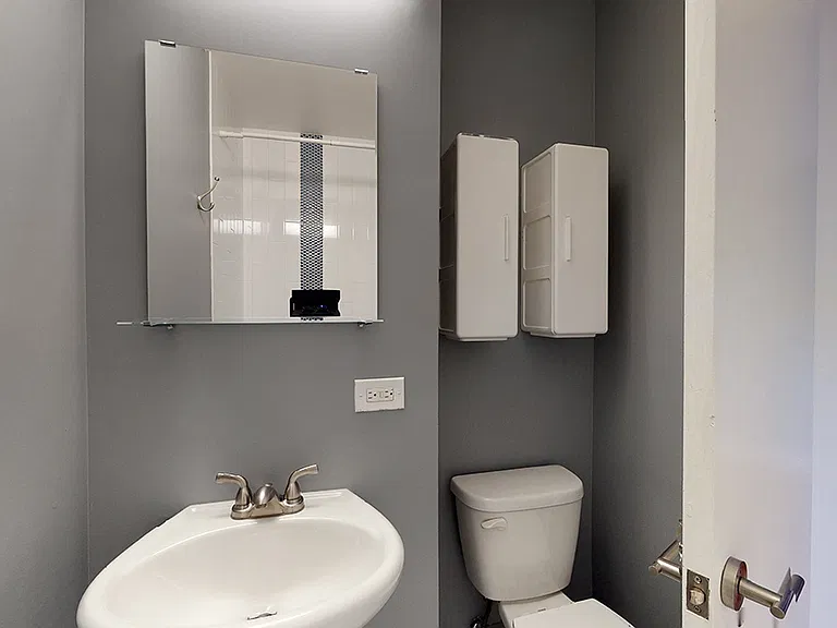1422 Leyden St — Photo 12