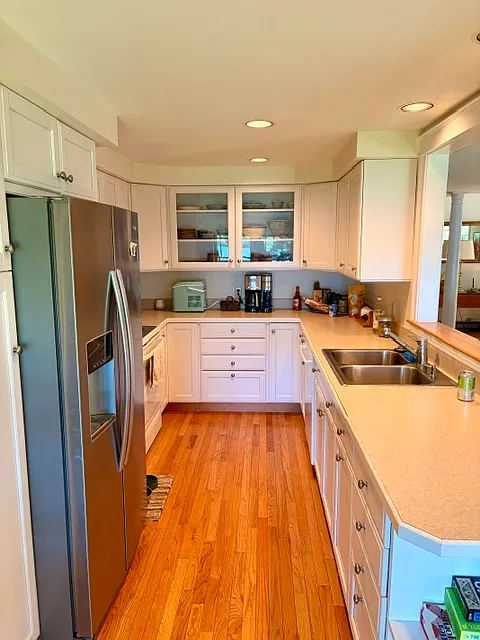 22 E Beach Rd — Photo 4